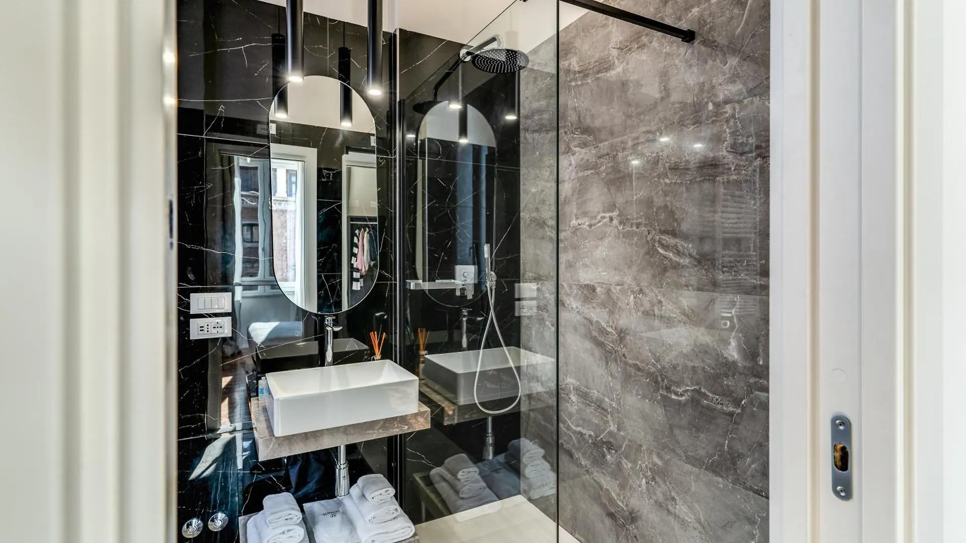 Arenula Suites Rome 2*,  Italy
