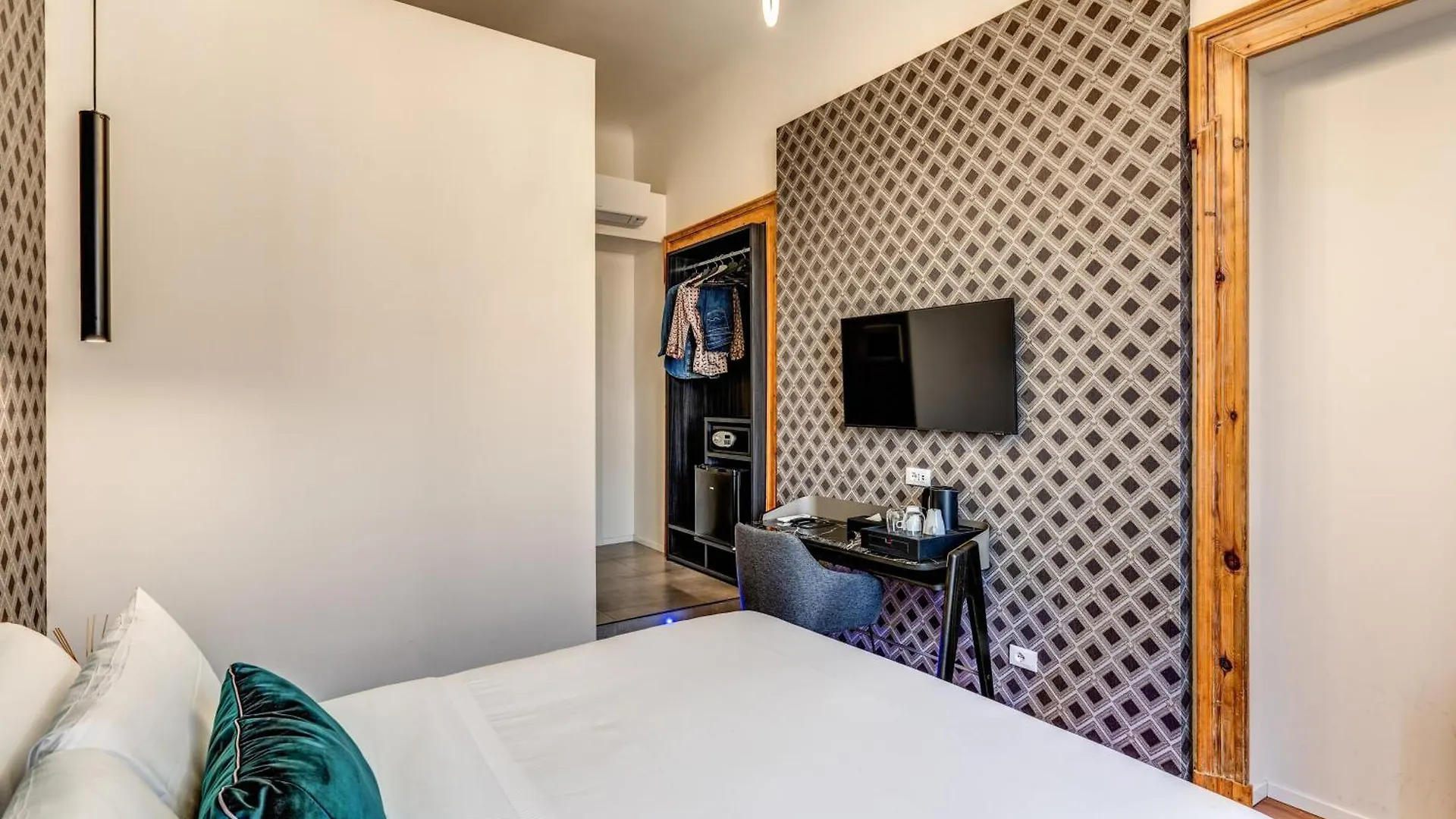 Arenula Suites Rome 2*,