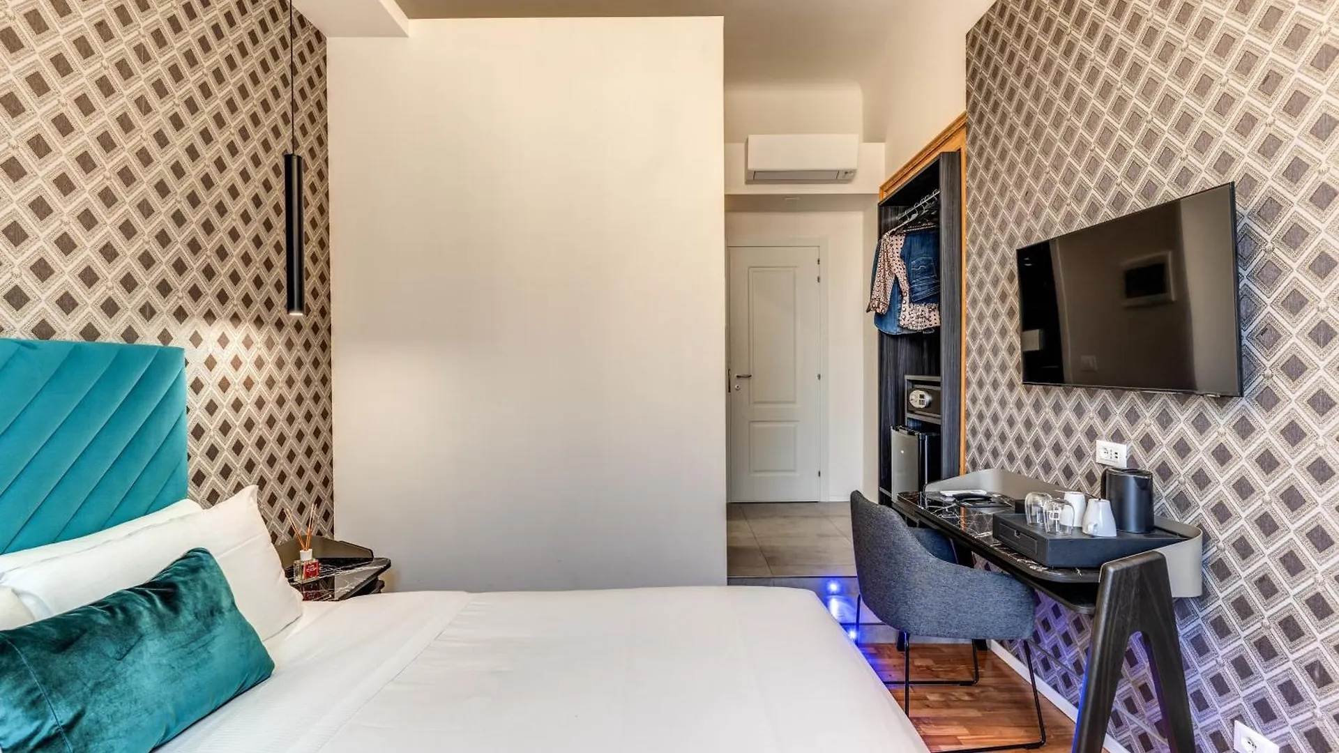 Arenula Suites Rome 2*,  Italy